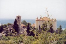Vue du château et cimetière