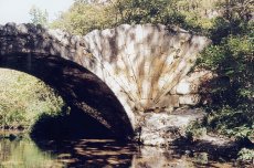 Architecture d'un pont en coquille